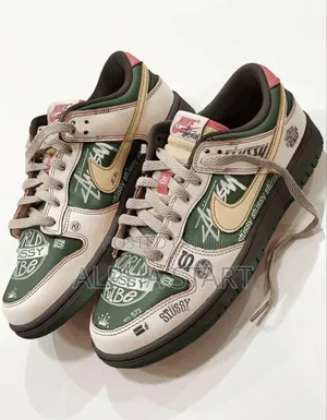 Nike Sb Dunk Low X Stussy "Bmw M3"
High Master Quality Shoes For