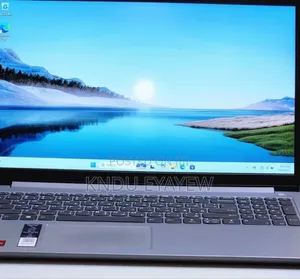 New Laptop Lenovo 8GB AMD Ryzen 5 SSD 512GB
