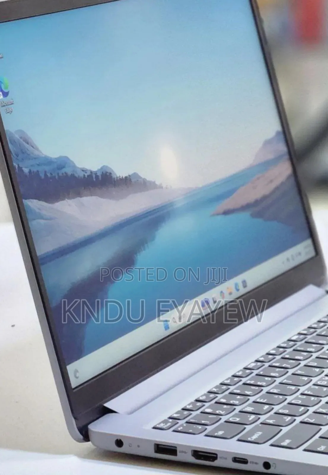 New Laptop Lenovo 8GB AMD Ryzen 5 SSD 512GB