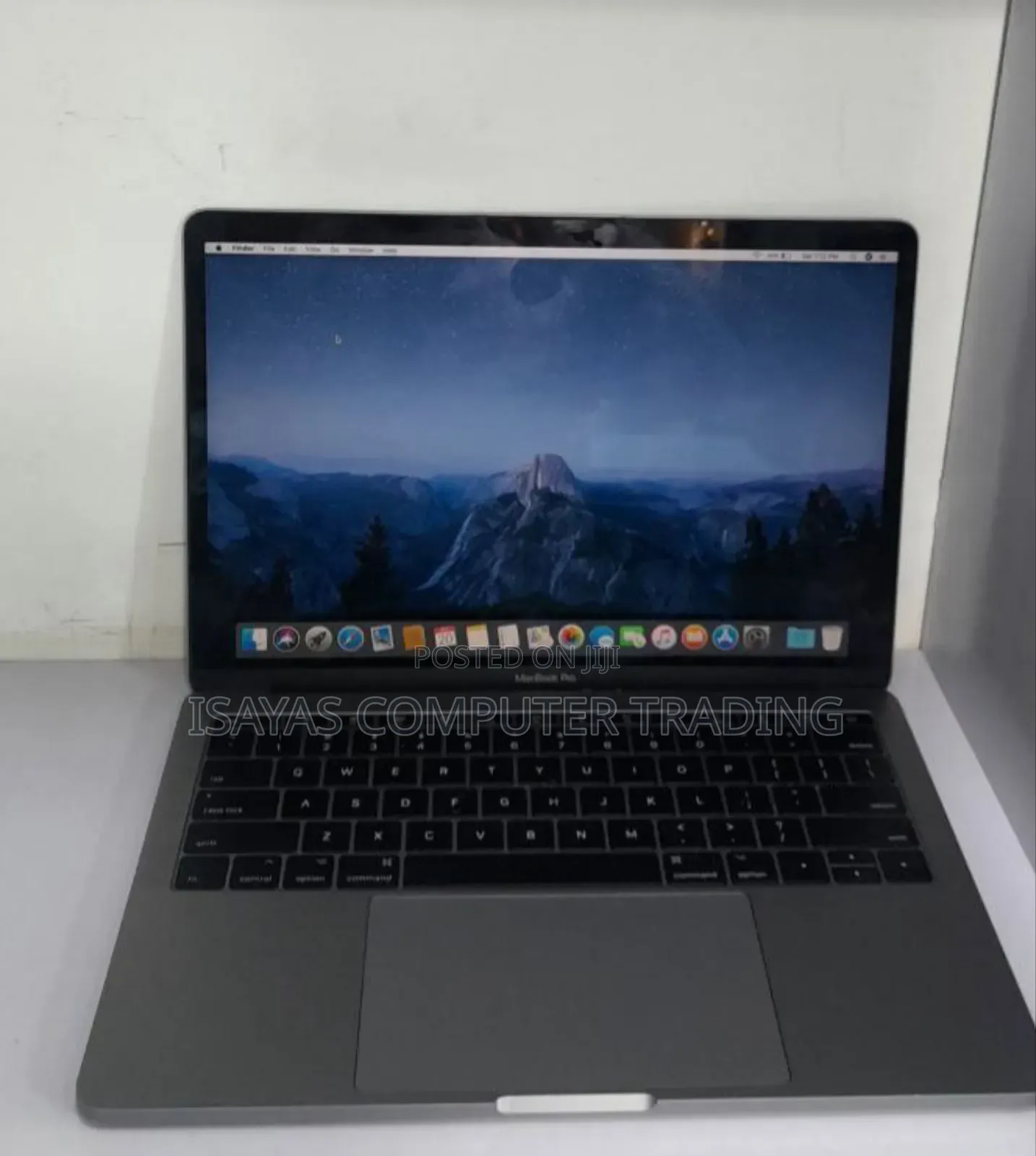 New Laptop Apple MacBook Pro 2017 8GB Intel Core I5 SSD 128GB