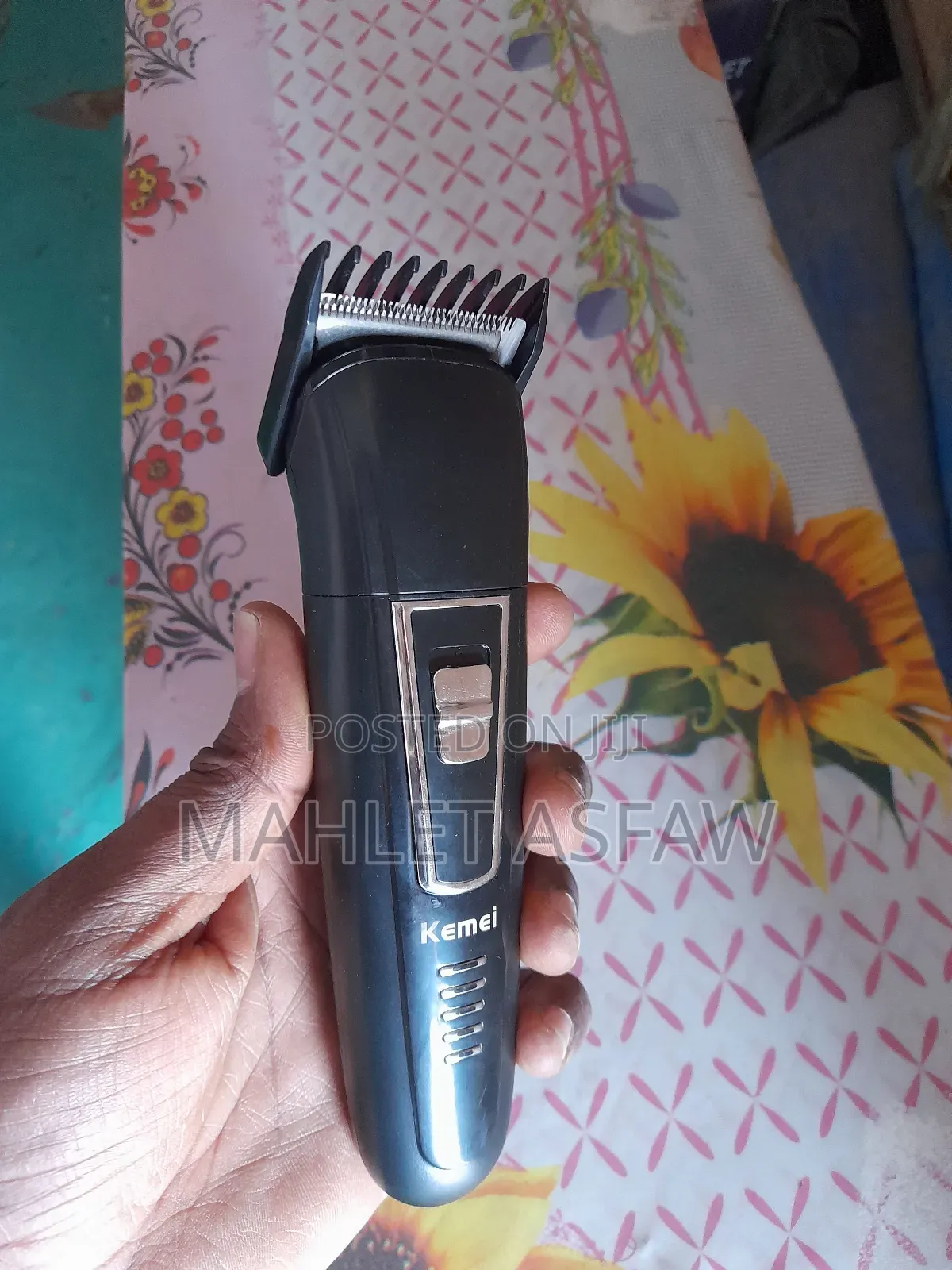 ቶንዶስ በቻርጅ የሚሰራ የፀጉር መቁረጫ ማሽን/ Rechargable Tondos