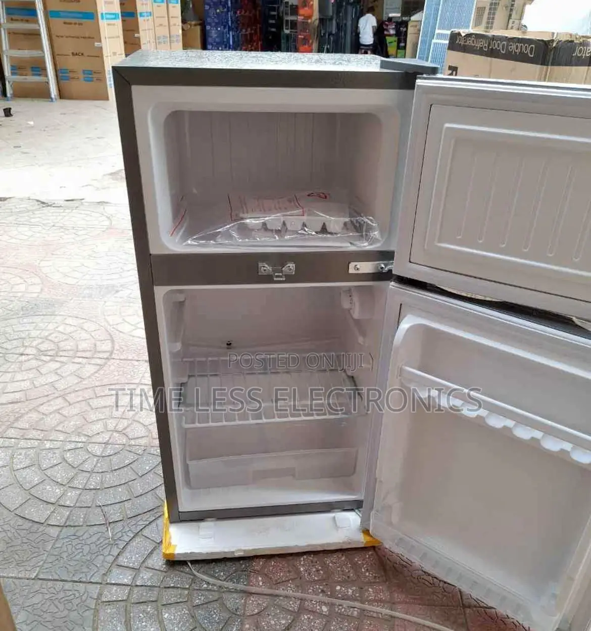 Fly 130 L Refrigerator – Compact, Fresh Reliable!