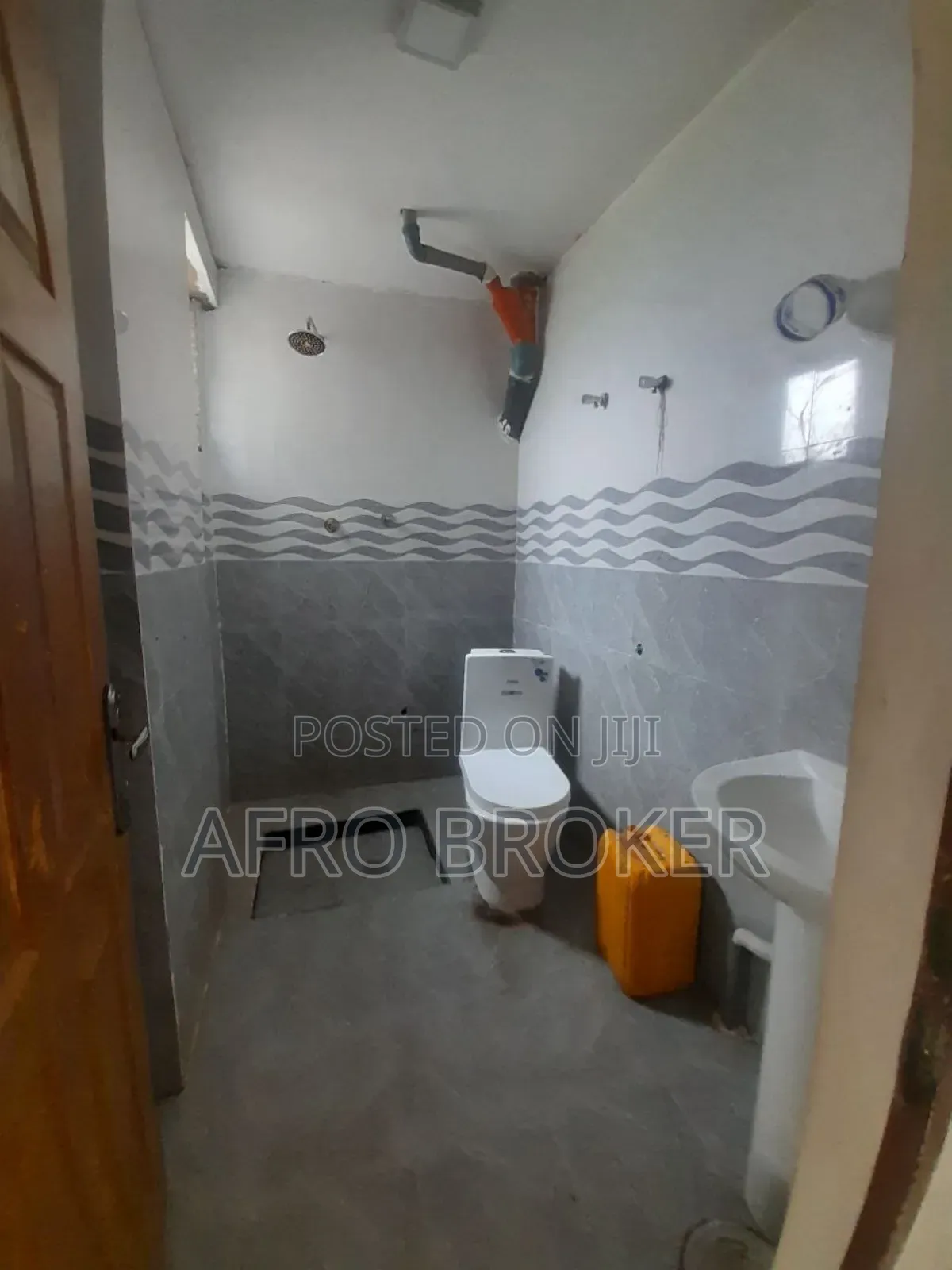 Furnished 3bdrm Condo in Koye Project 18, Akaky Kaliti for sale