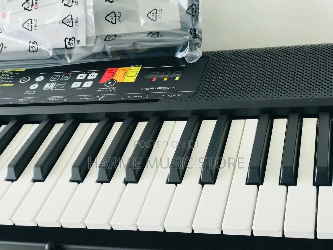 Keyboard Yamaha F52