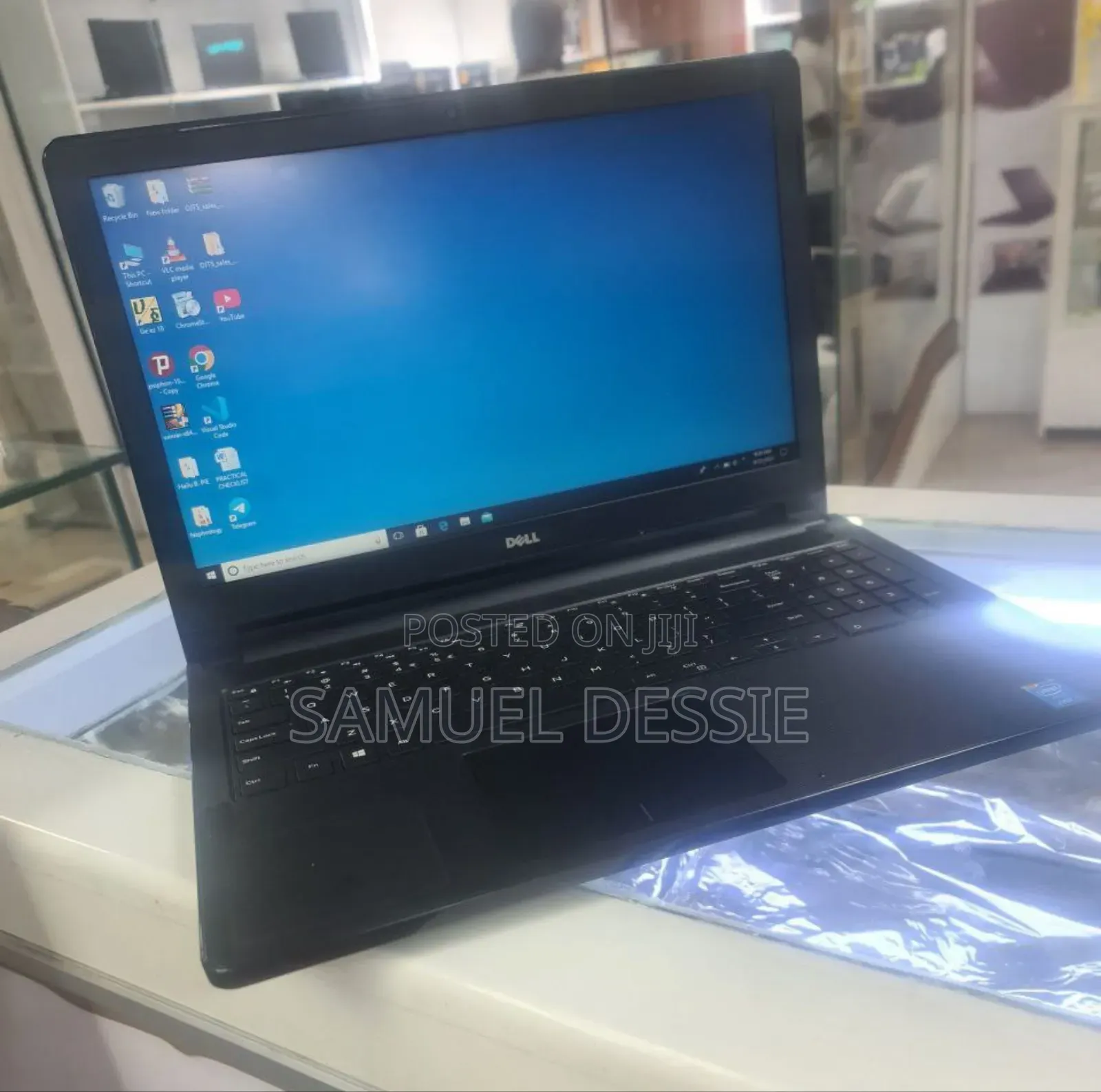 Laptop Dell Vostro 15 3549 4GB Intel Core I5 HDD 1T