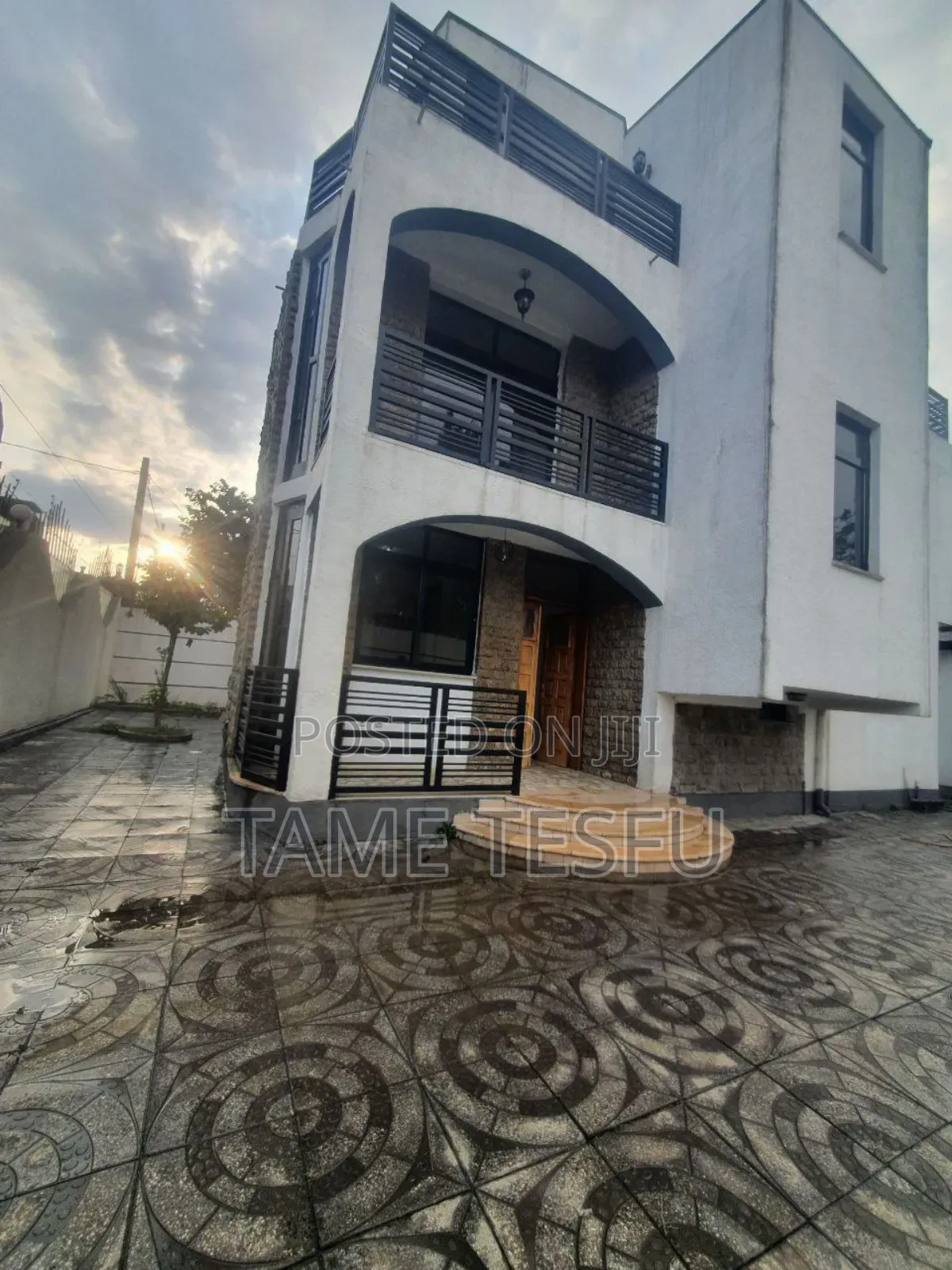 Furnished 8bdrm House in መገናኛ አምች, Bole for sale