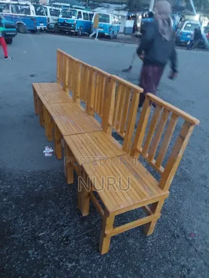 ሙሉ እንጨት በእንጨት ወንበር