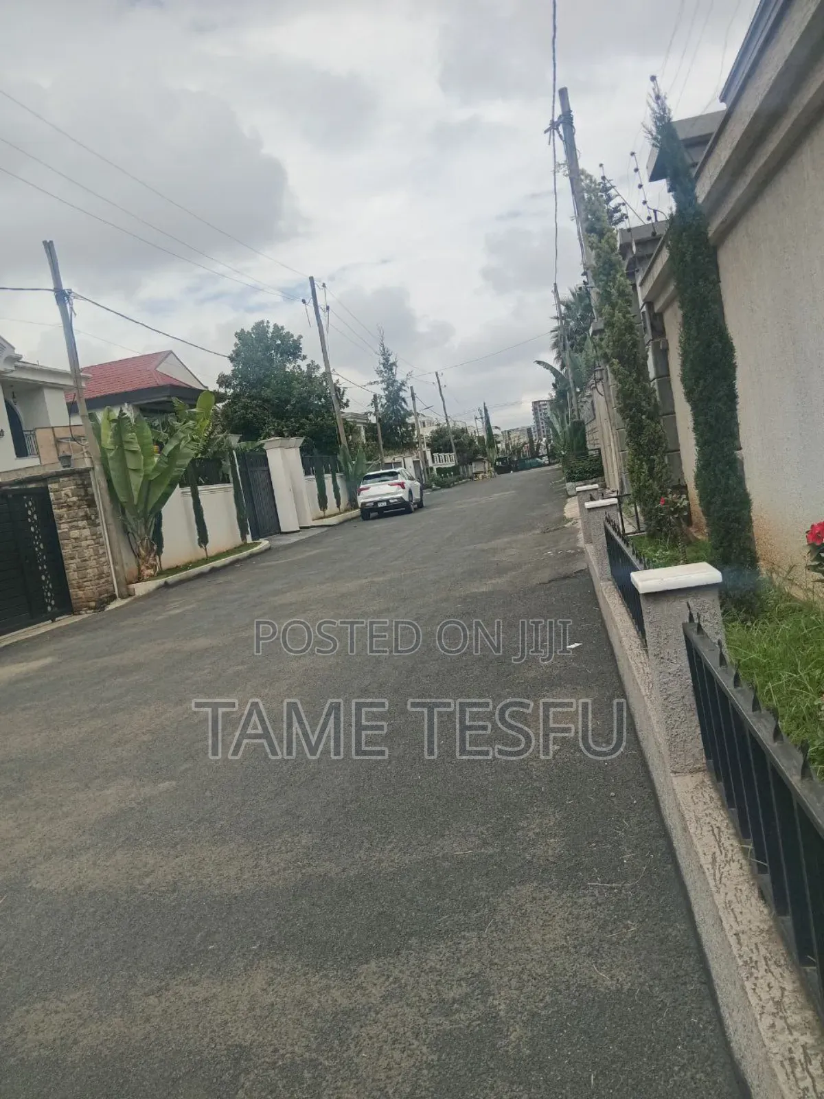 Furnished 10bdrm House in ሀያት ዞን, Bole for sale