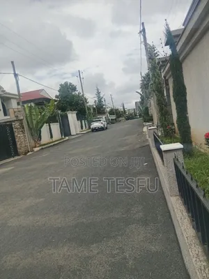 Furnished 10bdrm House in ሀያት ዞን, Bole for sale