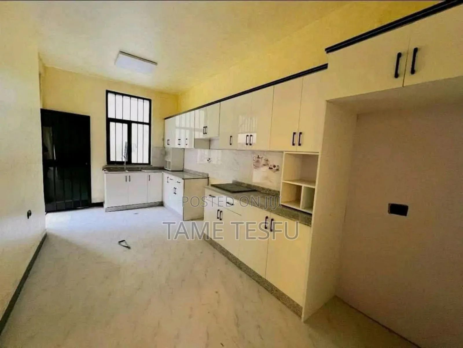 Furnished 10bdrm House in ሀያት ዞን, Bole for sale