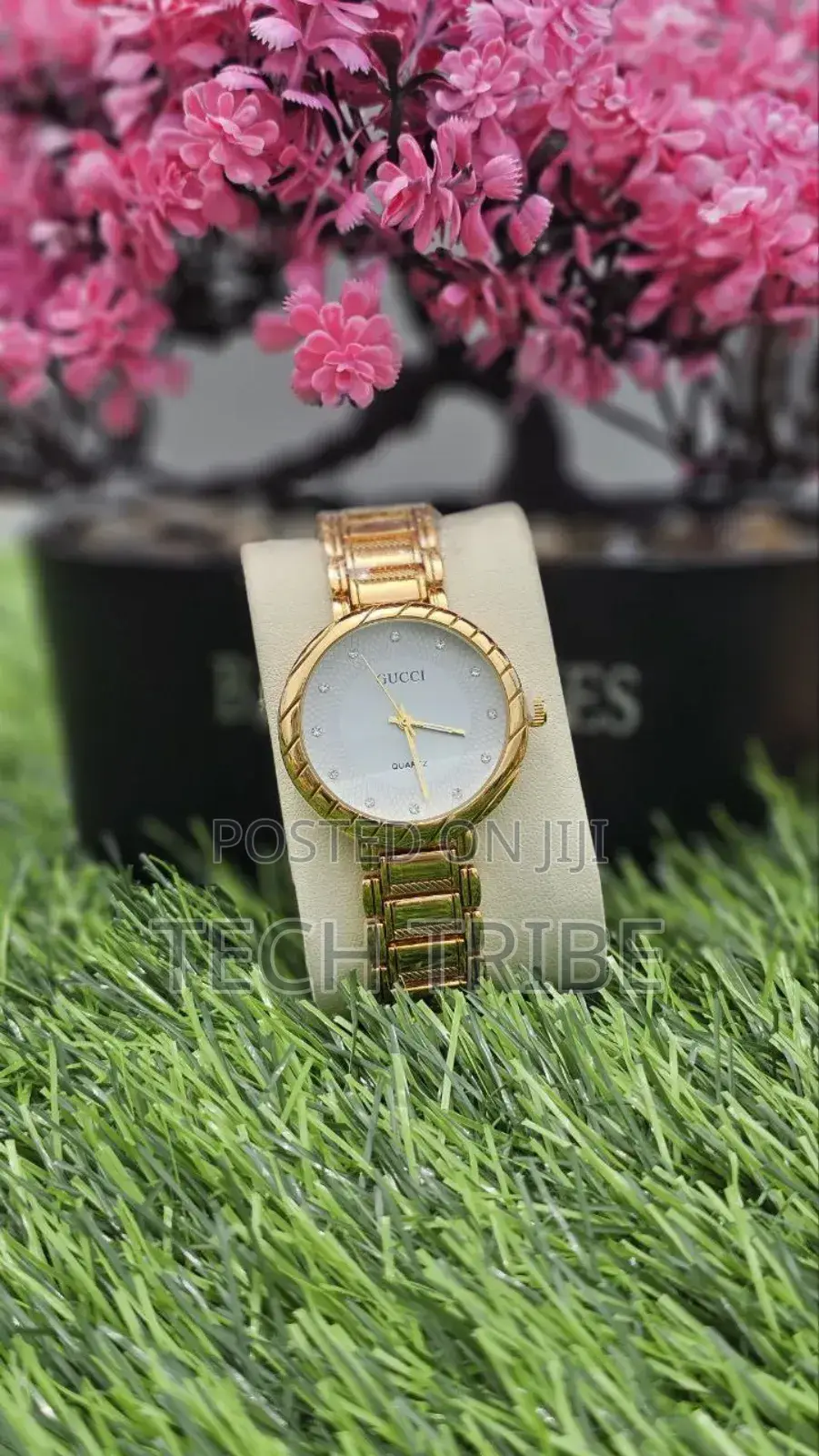 Gucci Ladies Watches
Luxury Design, Elegant Finish and Perfect Style
