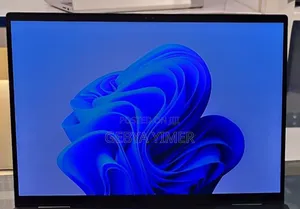 Photo - New Laptop Dell Inspiron 16 5620 16GB Intel Core I7 SSD 1T