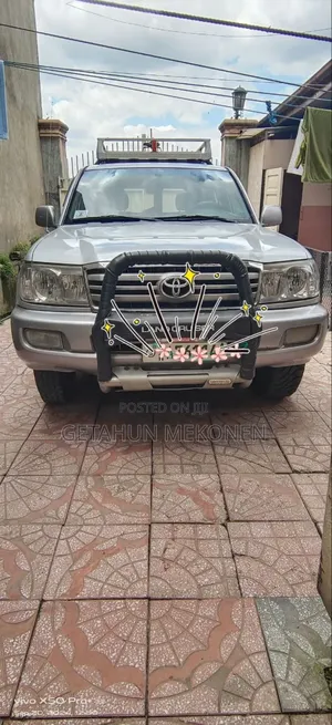 Photo - Toyota Land Cruiser 2004 Silver