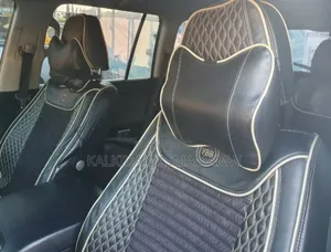 Toyota Land Cruiser 2010 White