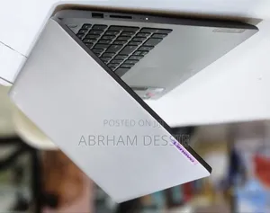 New Laptop Lenovo 8GB AMD Ryzen 5 SSD 512GB