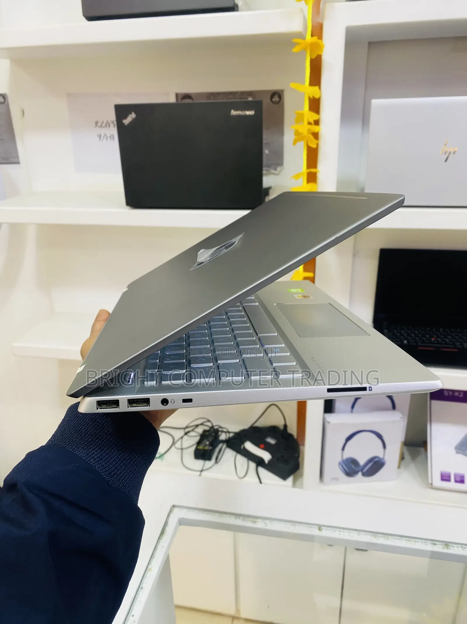 New Laptop HP 16GB Intel Core I7 SSD 512GB