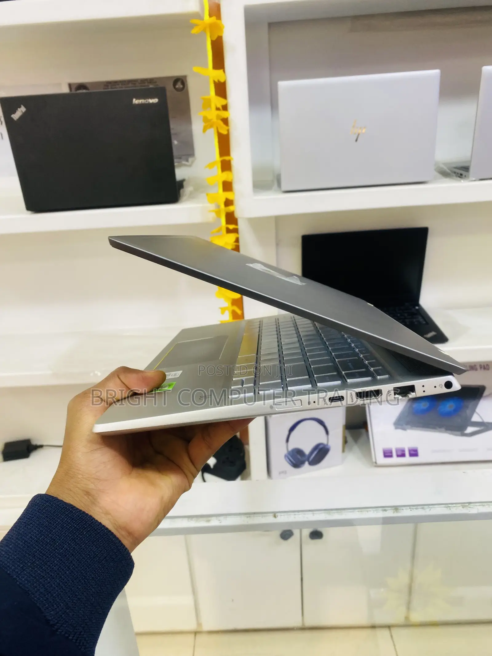 New Laptop HP 16GB Intel Core I7 SSD 512GB