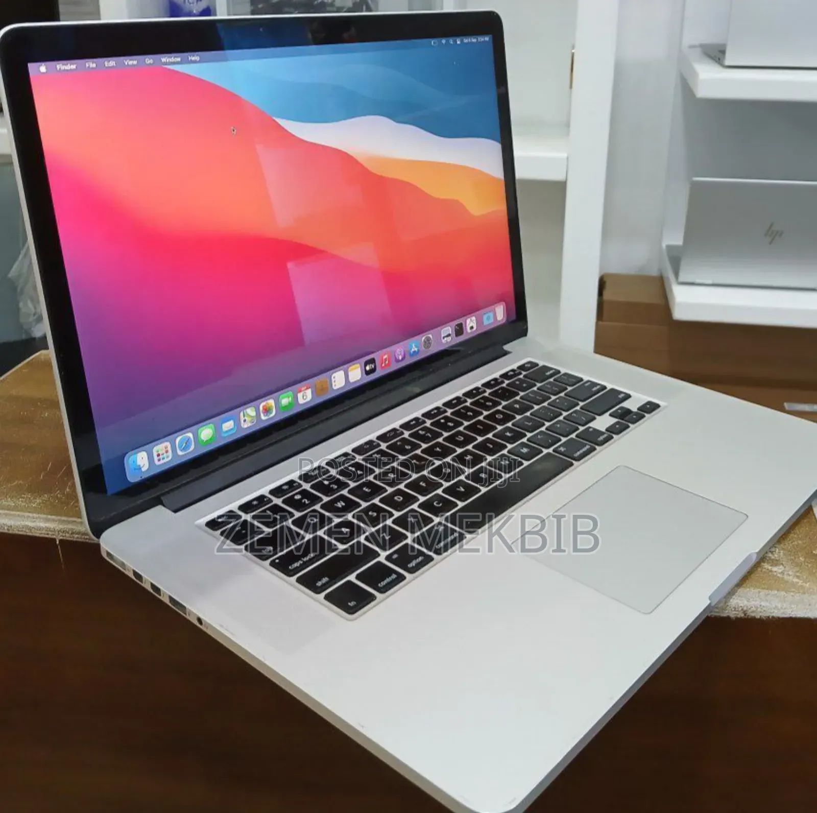 New Laptop Apple MacBook Pro 2015 16GB Intel Core I7 SSD 256GB