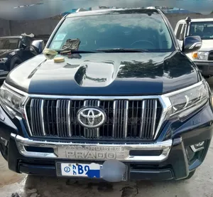 Photo - Toyota Land Cruiser Prado 4.0 2020 Black