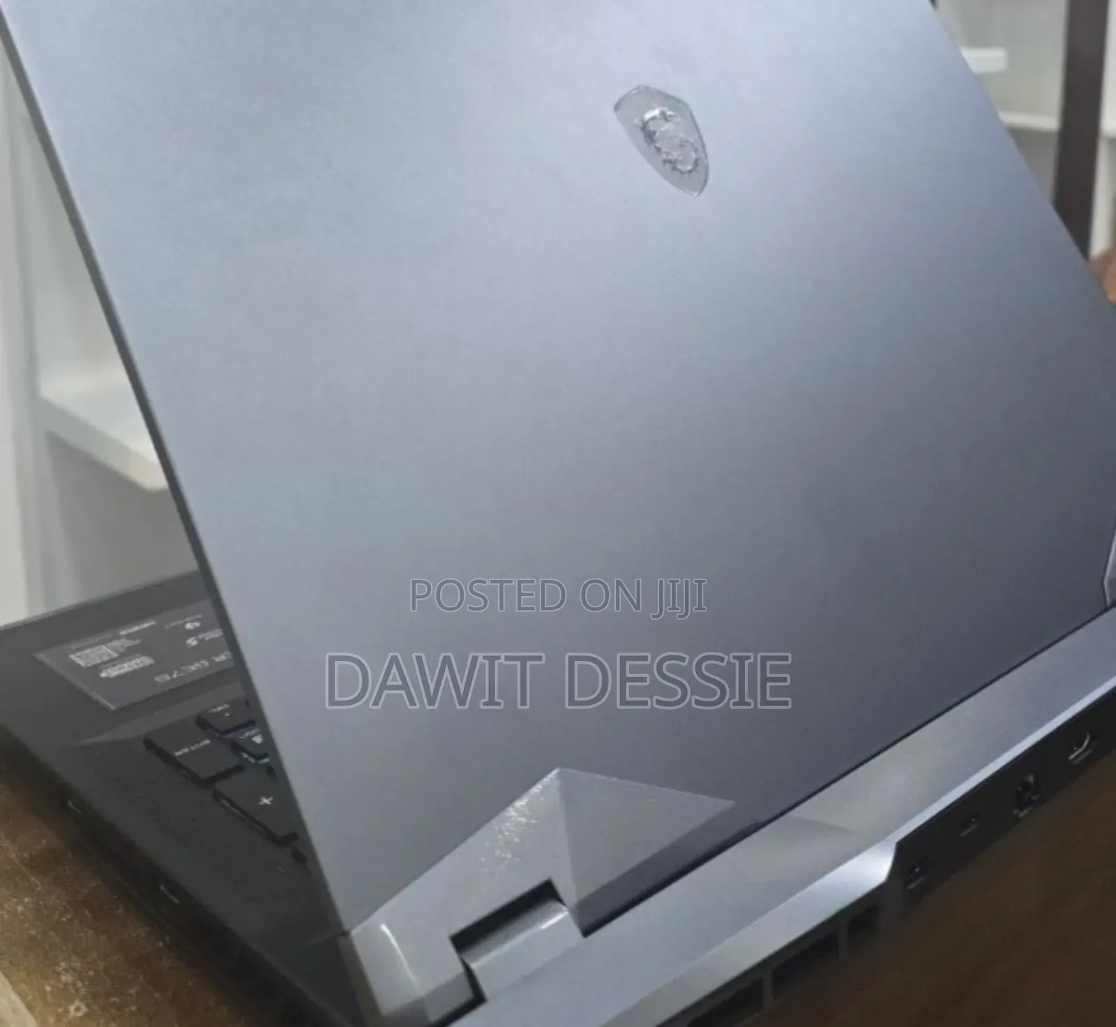 New Laptop MSI Raider GE76 12UGS 16GB Intel Core I9 SSD 1T