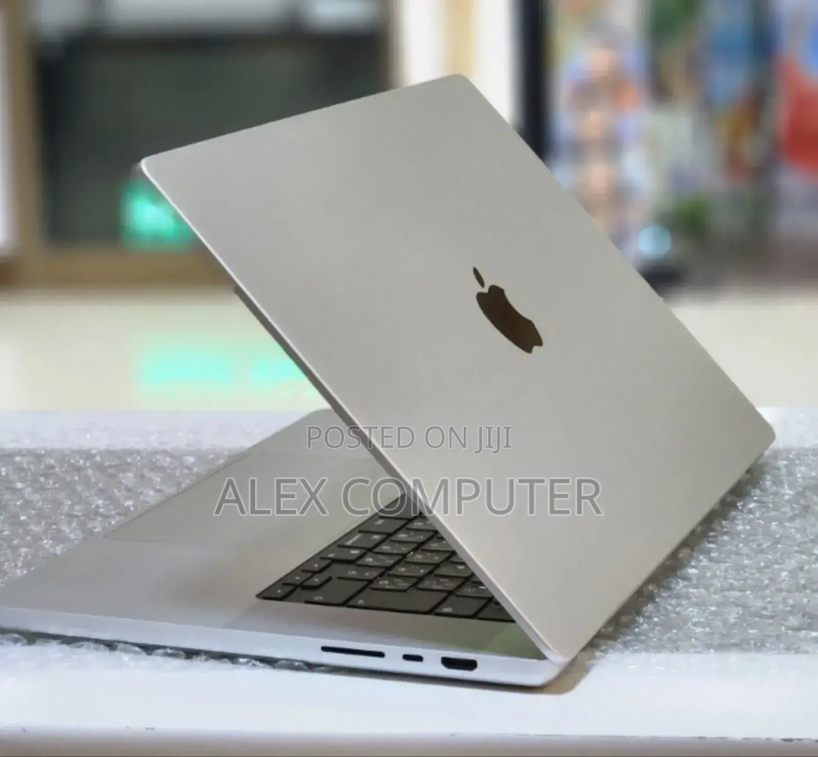 New Laptop Apple MacBook Pro M1 32GB Apple M1 Pro SSD 512GB
