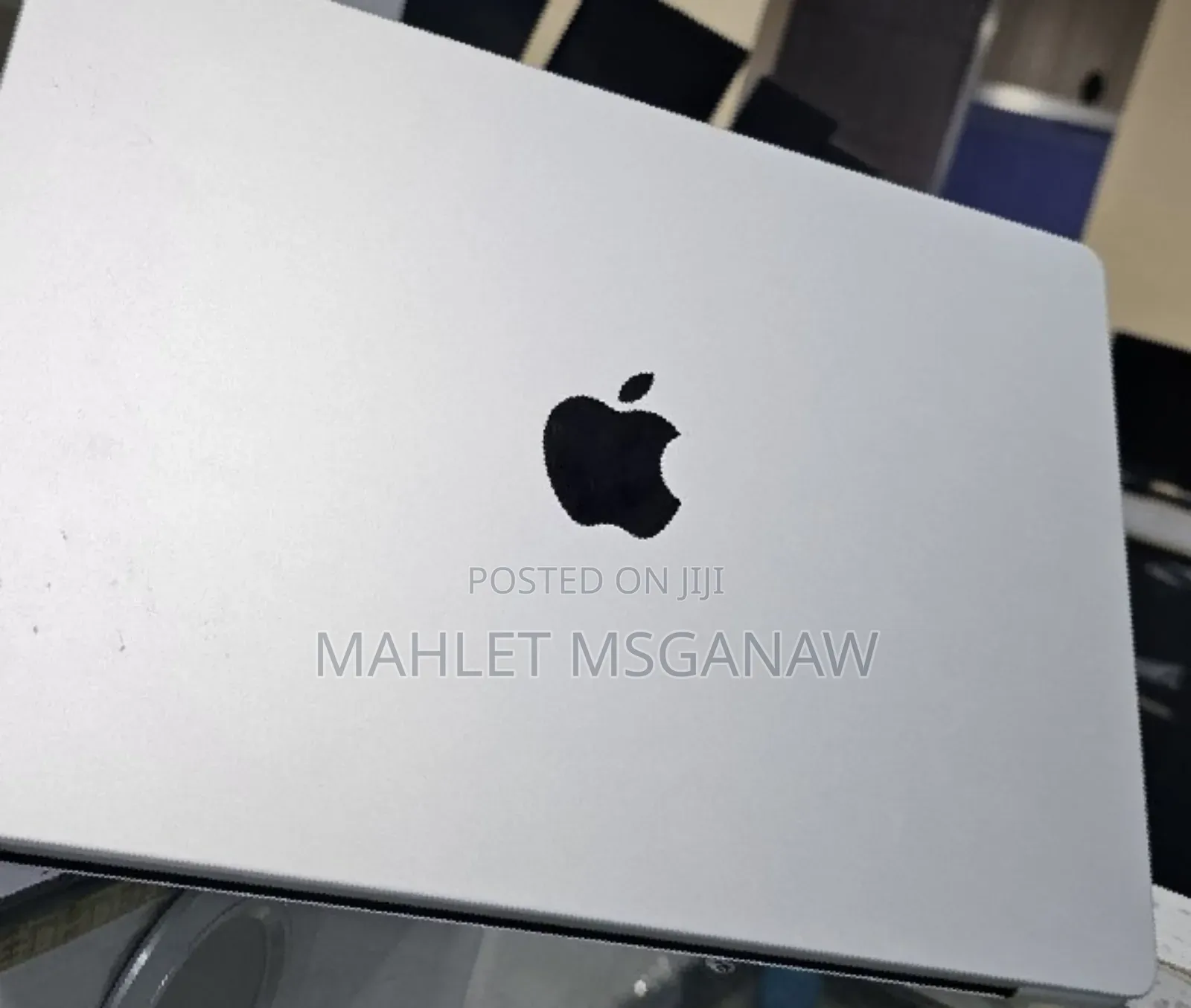 New Laptop Apple MacBook Pro 8GB Apple M3 SSD 512GB