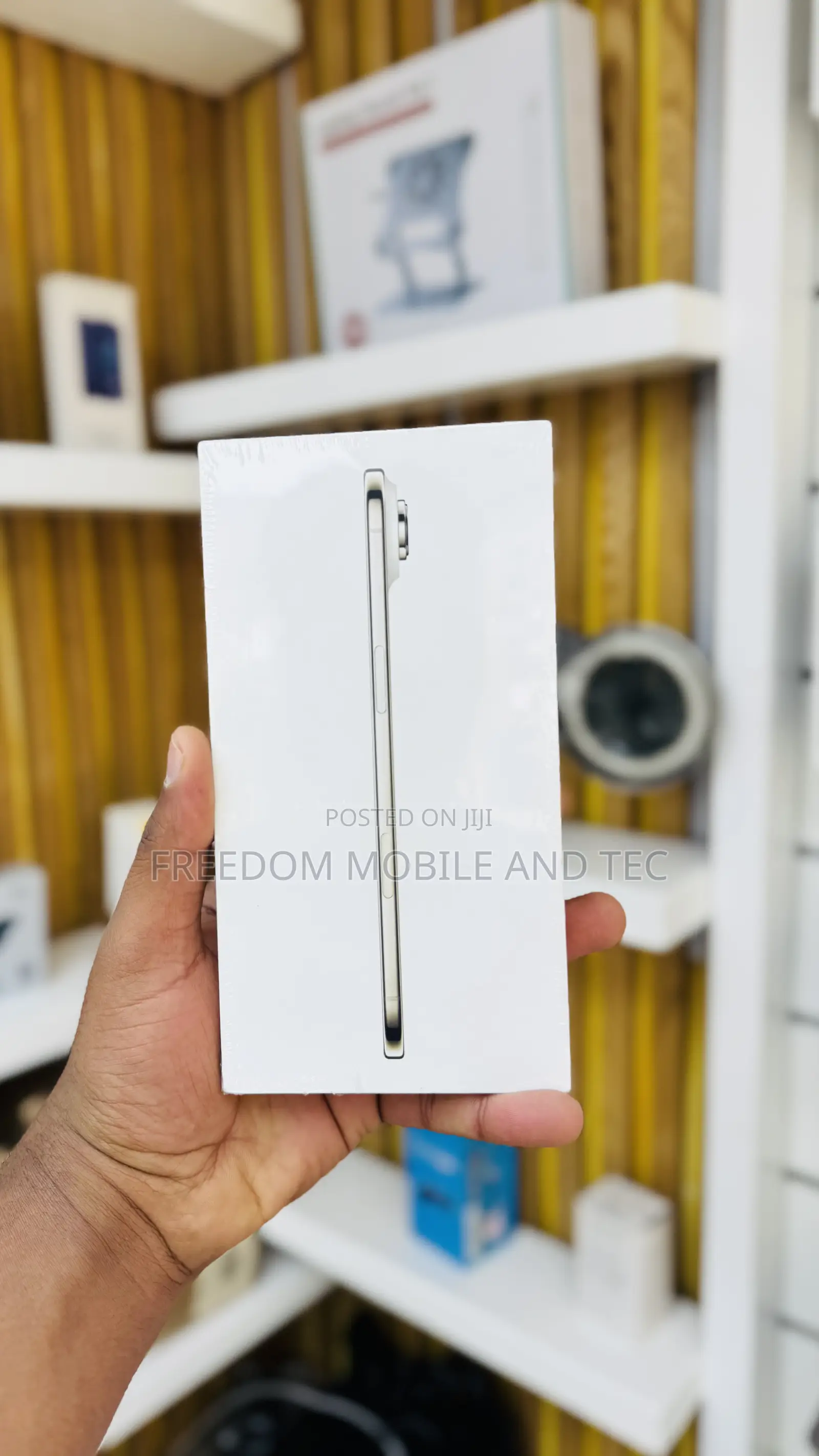 New Apple iPhone Air 256 GB Gold