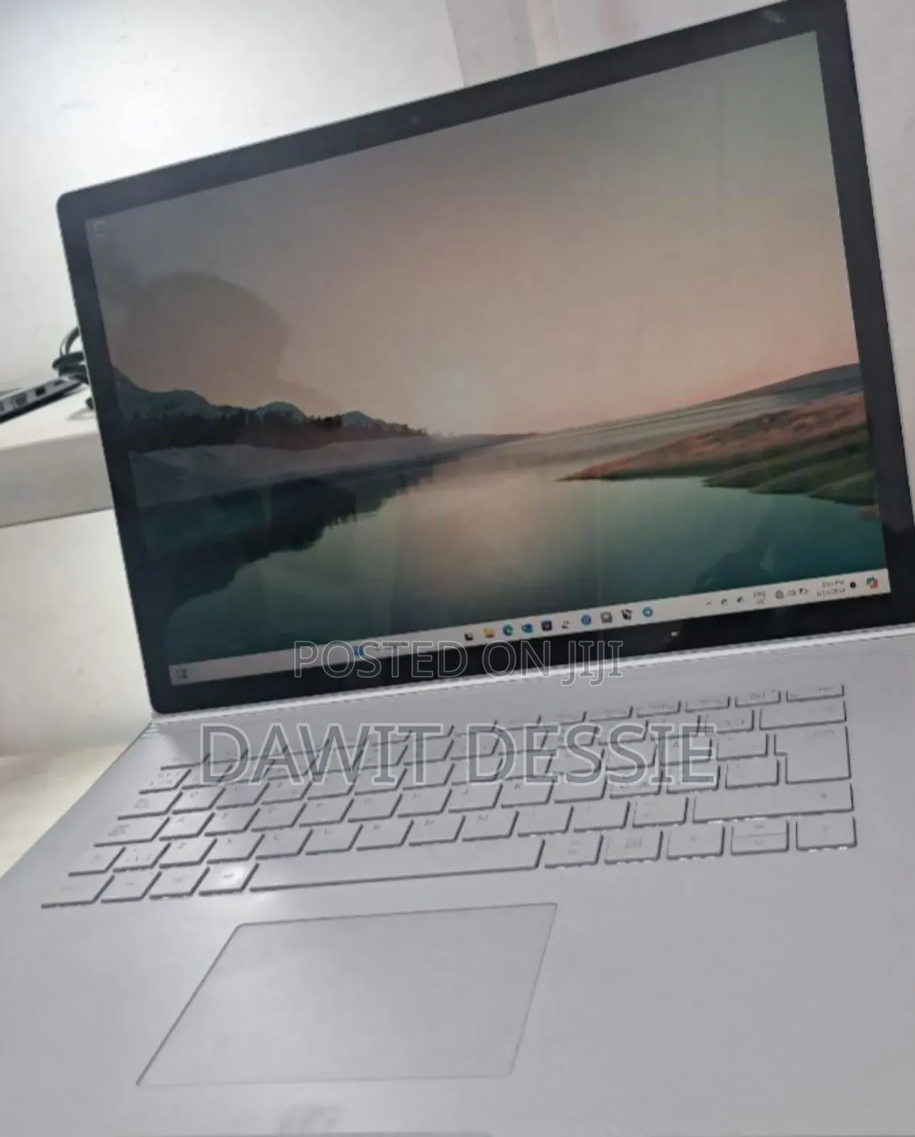 New Laptop Microsoft Surface Book 2 16GB Intel Core I7 SSD 256GB