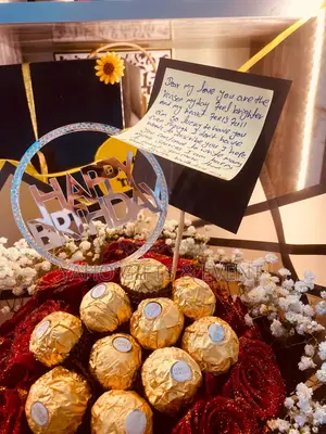 Photo - Bouquet With Chocolate