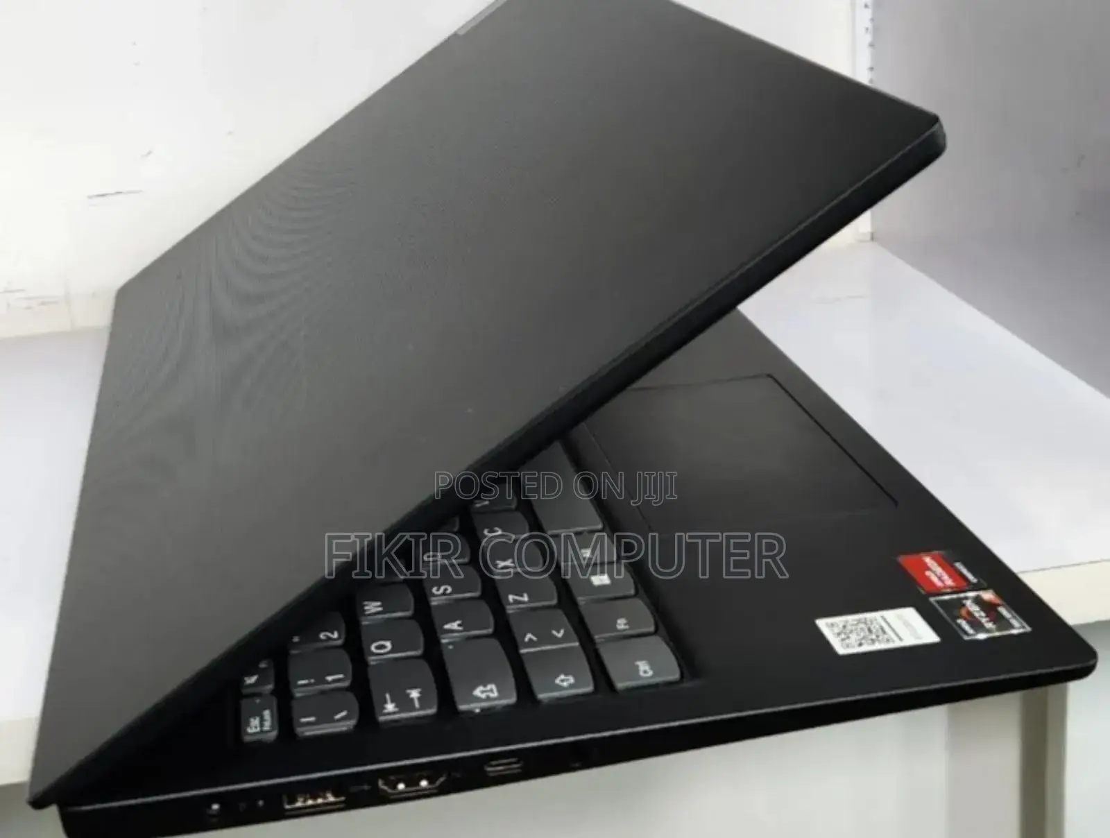 New Laptop Lenovo Ideapad V14 IGL 8GB AMD Ryzen 3 SSD 256GB