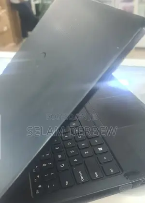 Laptop Dell Vostro 3445 4GB Intel Core I5 SSD 1T