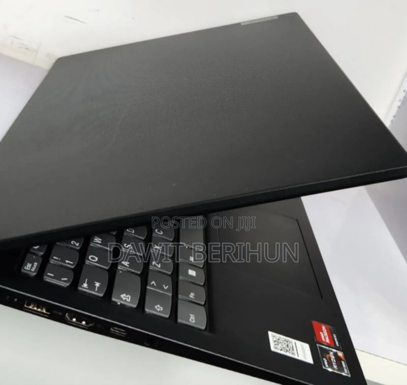 New Laptop Lenovo V15 8GB AMD Ryzen 3 SSD 256GB