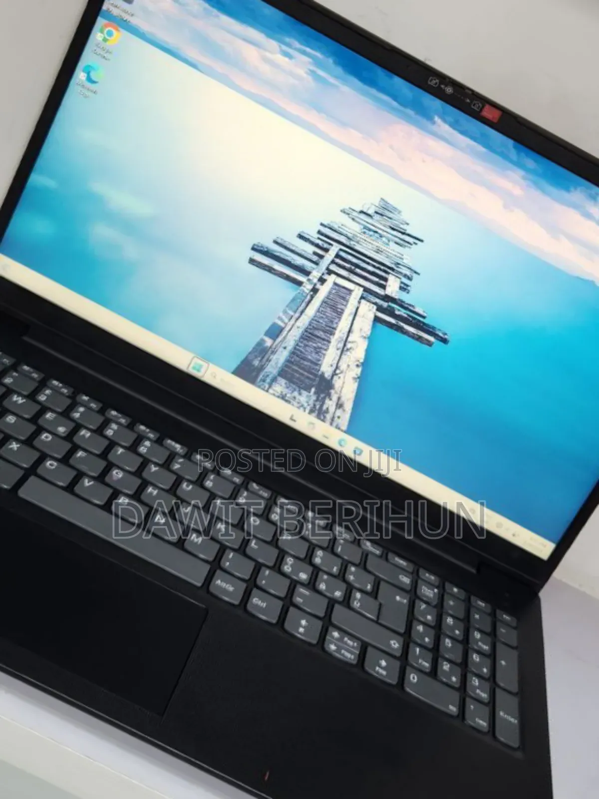 New Laptop Lenovo V15 8GB AMD Ryzen 3 SSD 256GB