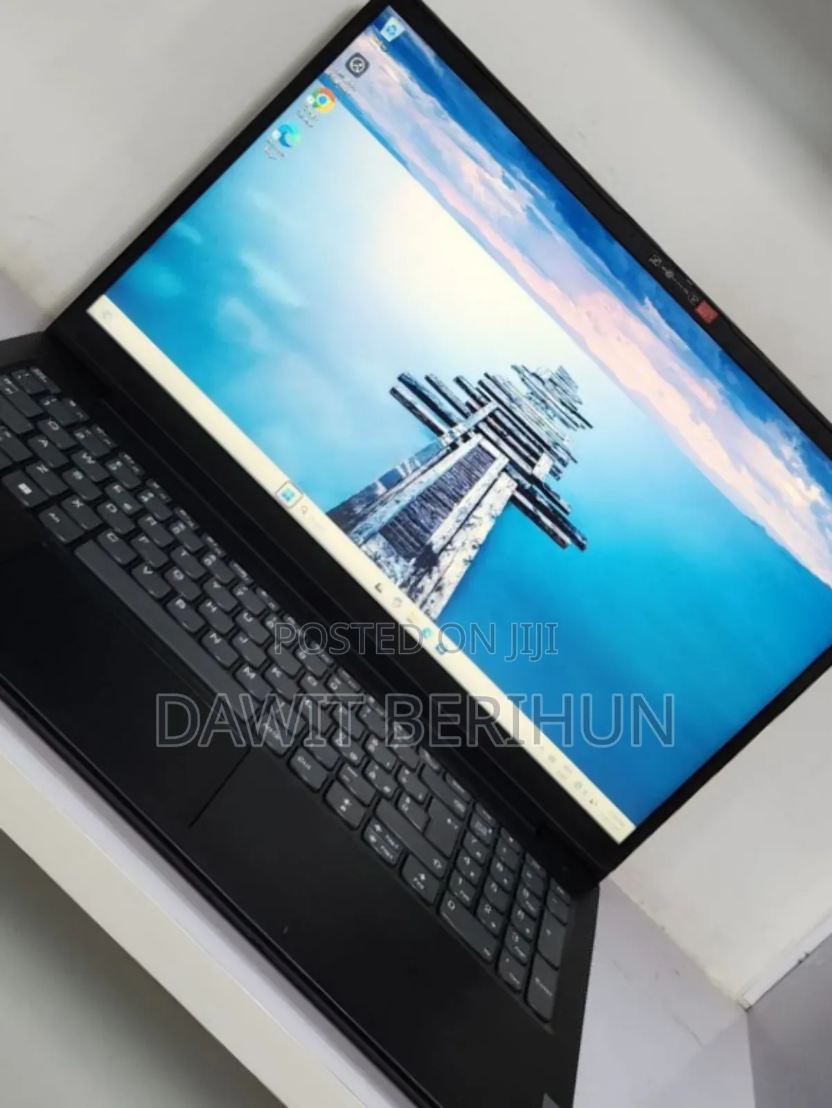 New Laptop Lenovo V15 8GB AMD Ryzen 3 SSD 256GB