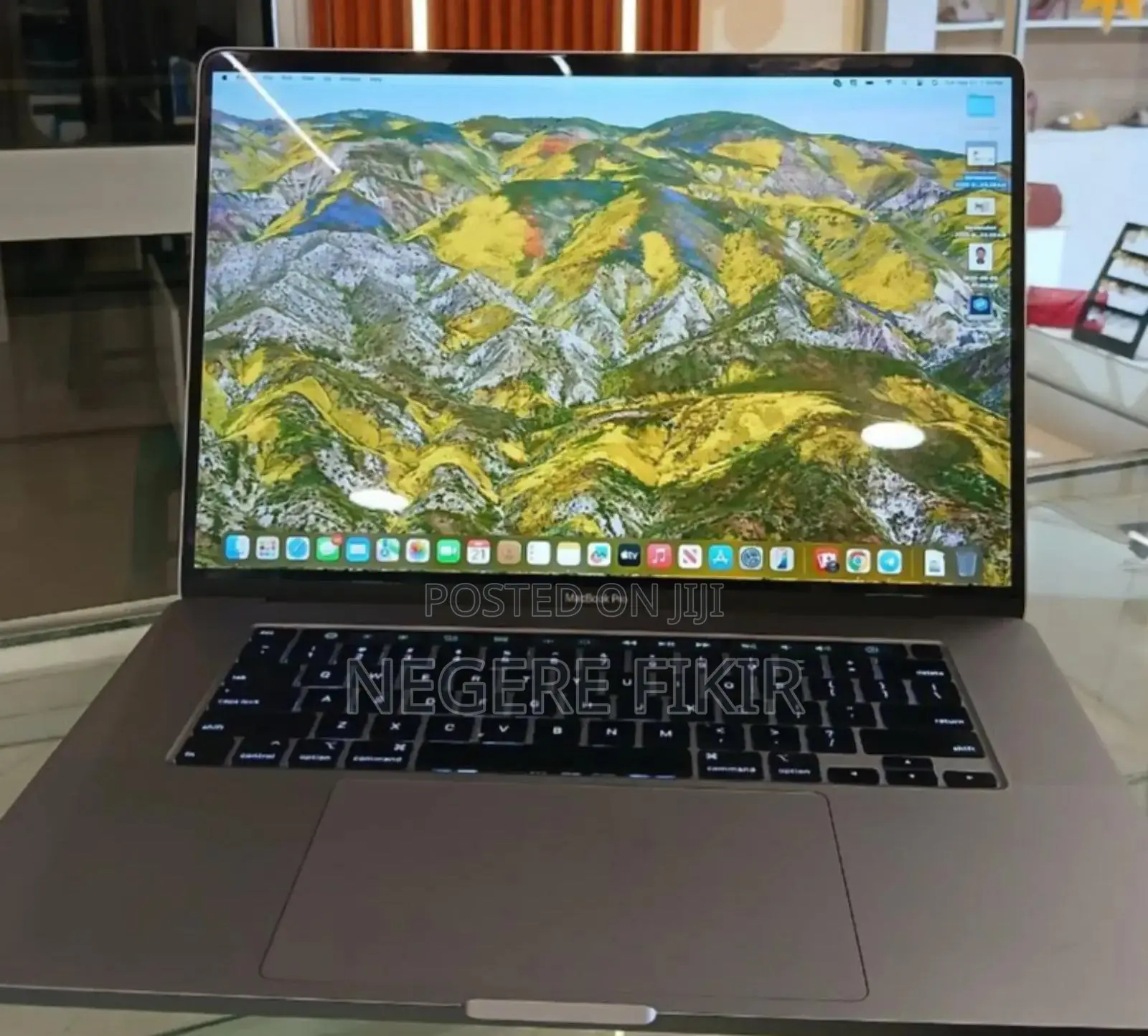 New Laptop Apple MacBook Pro 2019 16GB Intel Core I5 SSD 512GB