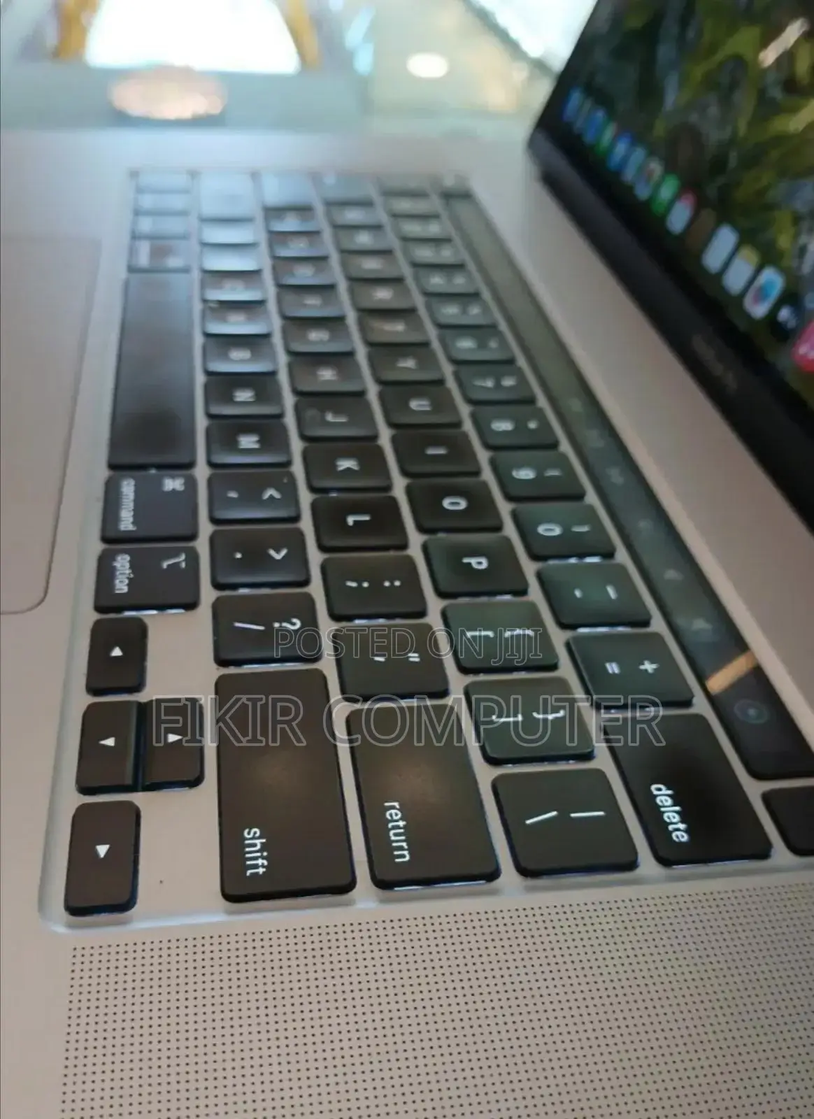 New Laptop Apple MacBook Pro 2019 16GB Intel Core I5 SSD 512GB