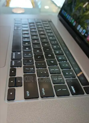 New Laptop Apple MacBook Pro 2019 16GB Intel Core I5 SSD 512GB