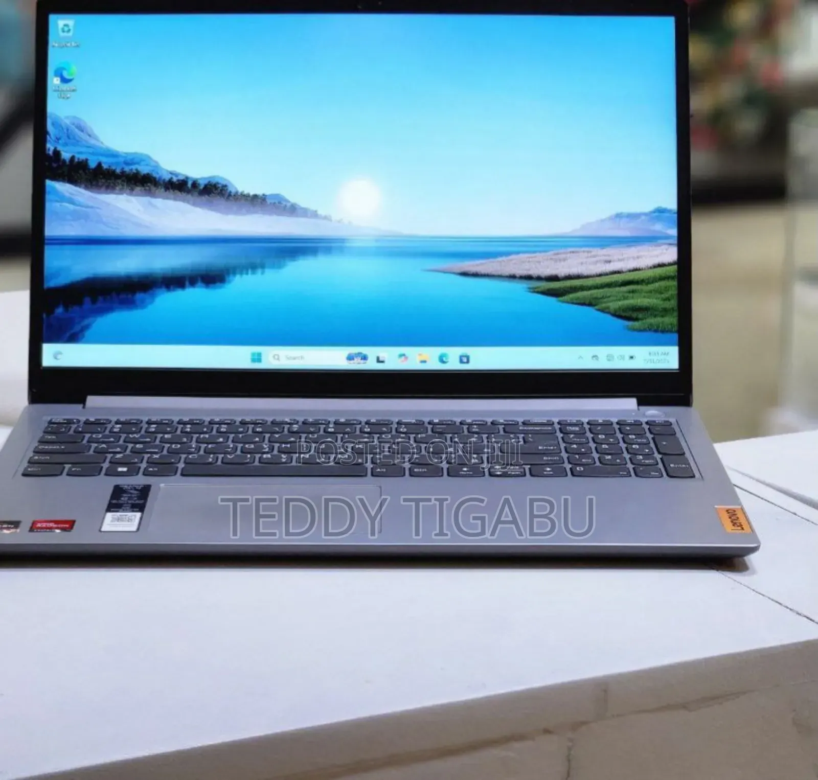 New Laptop Lenovo 8GB AMD Ryzen 5 SSD 512GB