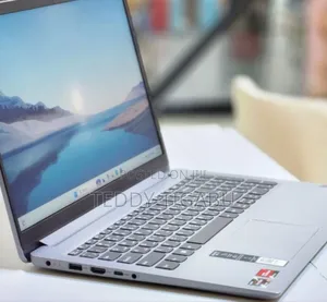 New Laptop Lenovo 8GB AMD Ryzen 5 SSD 512GB