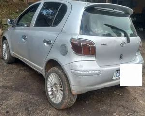 Toyota Vitz 1.0 FWD 5dr 2002 Silver