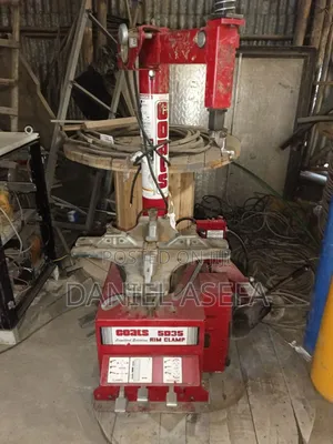 Tire Changer (Rim Clamp) የጎማ ቸርኬ መቀየሪያ ማሽን