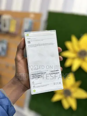 New Apple iPhone 16 128 GB Black