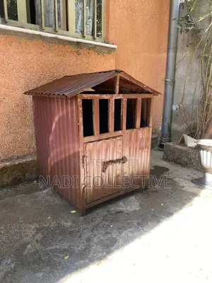 Photo - Doghouse Made From Steel All