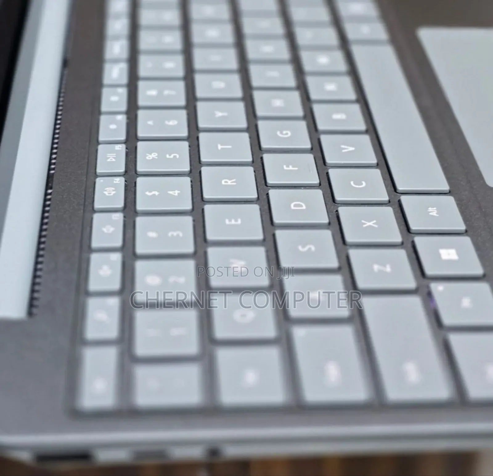 New Laptop Microsoft Surface 8GB Intel Core I5 SSD 256GB