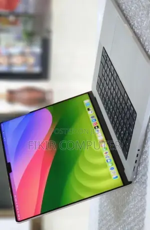 New Laptop Apple MacBook Pro M1 32GB Apple M1 Pro SSD 512GB