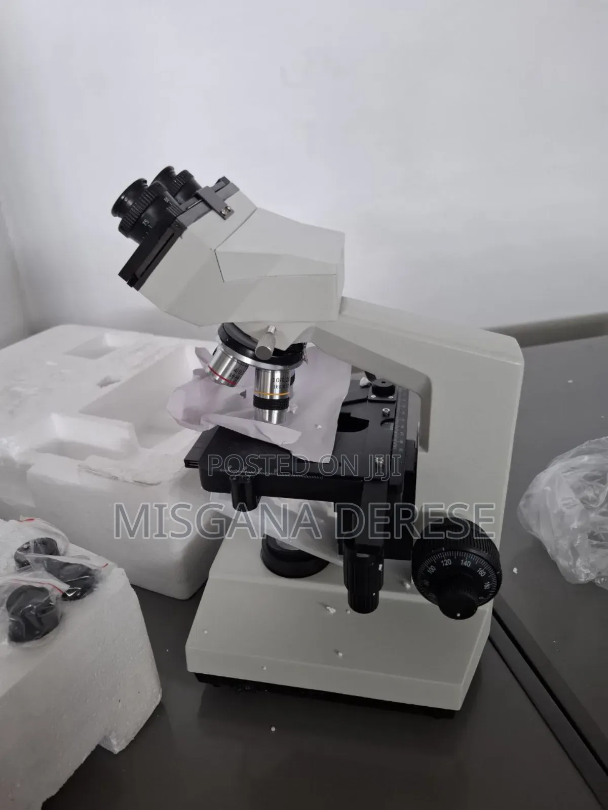 Microscope
