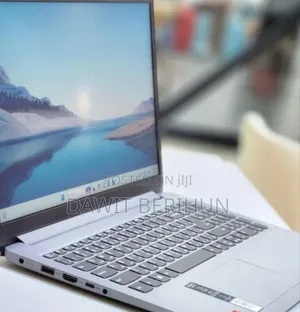 New Laptop Lenovo 8GB AMD Ryzen 5 SSD 512GB