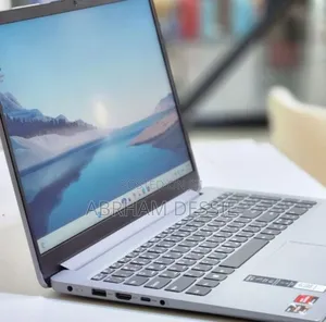 New Laptop Lenovo 8GB AMD Ryzen 5 SSD 512GB