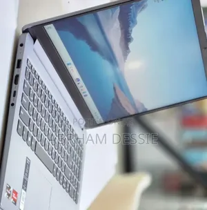 New Laptop Lenovo 8GB AMD Ryzen 5 SSD 512GB
