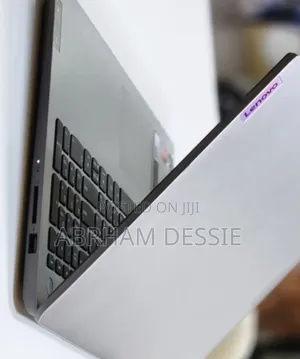 New Laptop Lenovo 8GB AMD Ryzen 5 SSD 512GB